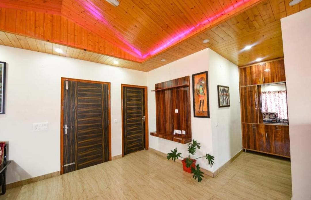 The Western Heights I Serviced Apartments I Pvt Balcony I Lift I Peacefull Area I Family Accomodation I Kasauli I By Exotic Stays Εξωτερικό φωτογραφία