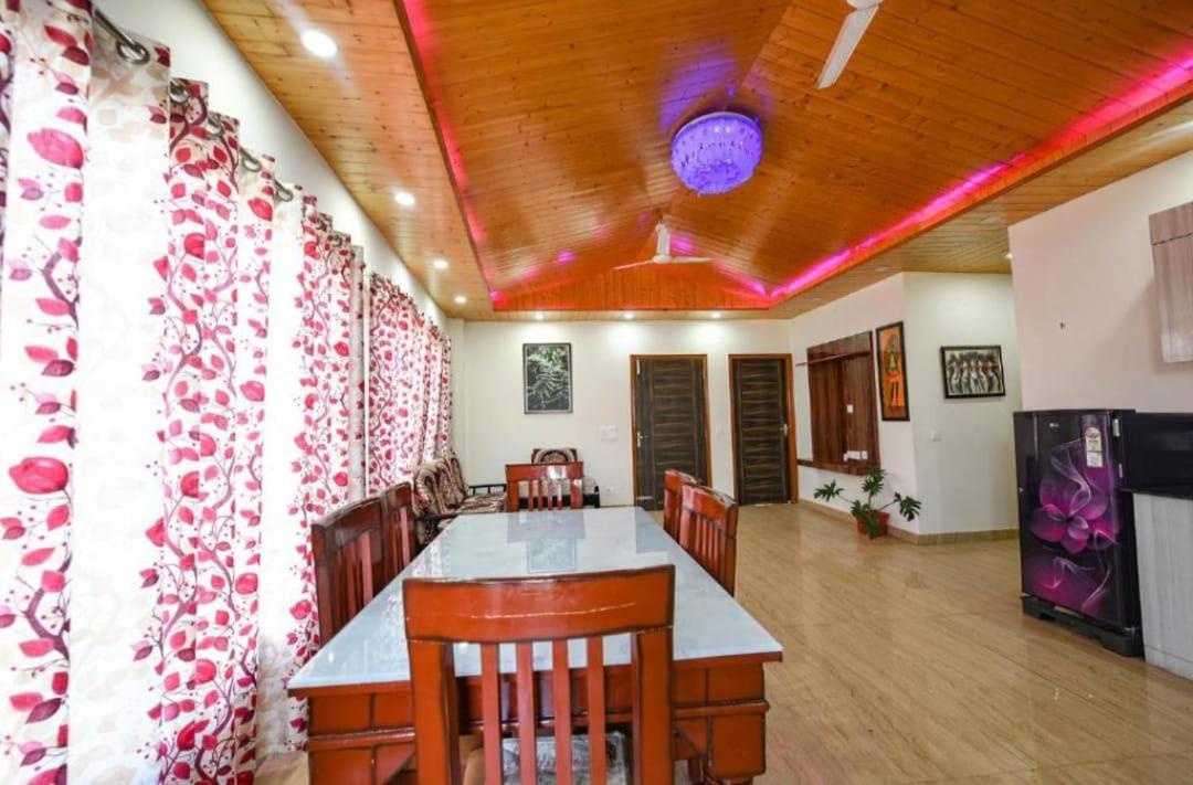 The Western Heights I Serviced Apartments I Pvt Balcony I Lift I Peacefull Area I Family Accomodation I Kasauli I By Exotic Stays Εξωτερικό φωτογραφία