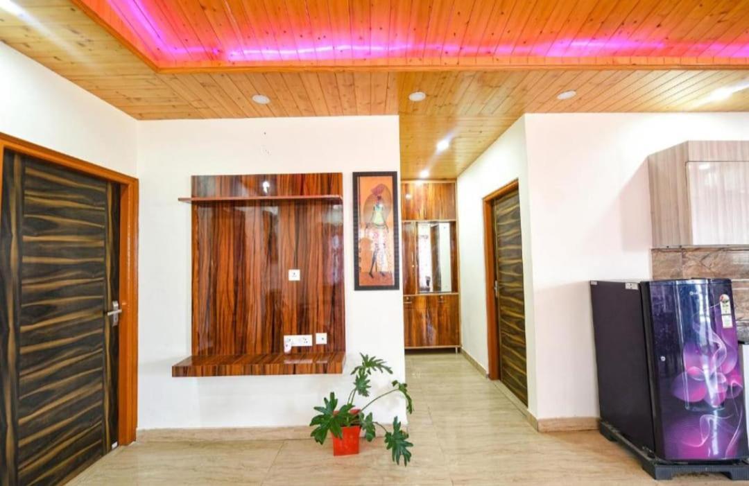 The Western Heights I Serviced Apartments I Pvt Balcony I Lift I Peacefull Area I Family Accomodation I Kasauli I By Exotic Stays Εξωτερικό φωτογραφία